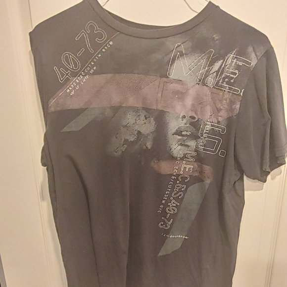 Marc ECKO T-Shirt Primarily Black, Medium in Size with Beautiful Artwork - Picture 1 of 3